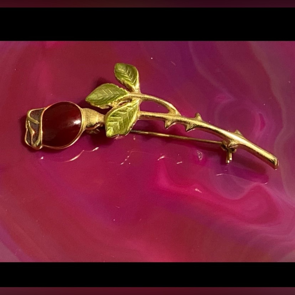 Vintage Gold Tone Red Enamel Rose Brooch #7758